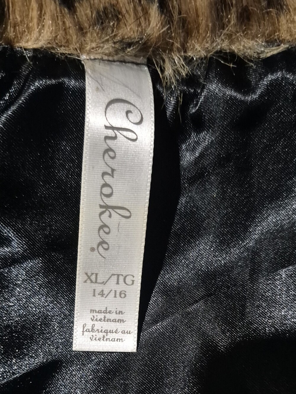 Cherokee Leopard Print Faux Fur Vest in Tan and Black - Picture 4 of 6